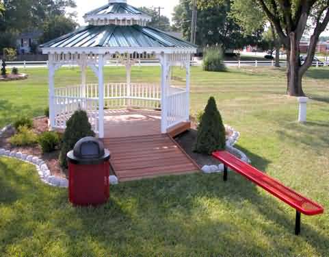 Classic (12in Planks) Thermoplastic Bench (6ft-8ft)
